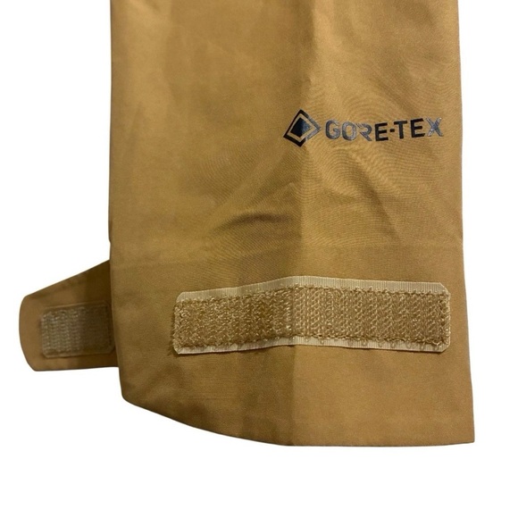 Marmot Minimalist GoreTex Jacket Size M Tan Lightweight Waterproof Hood Outdoor - Picture 8 of 9
